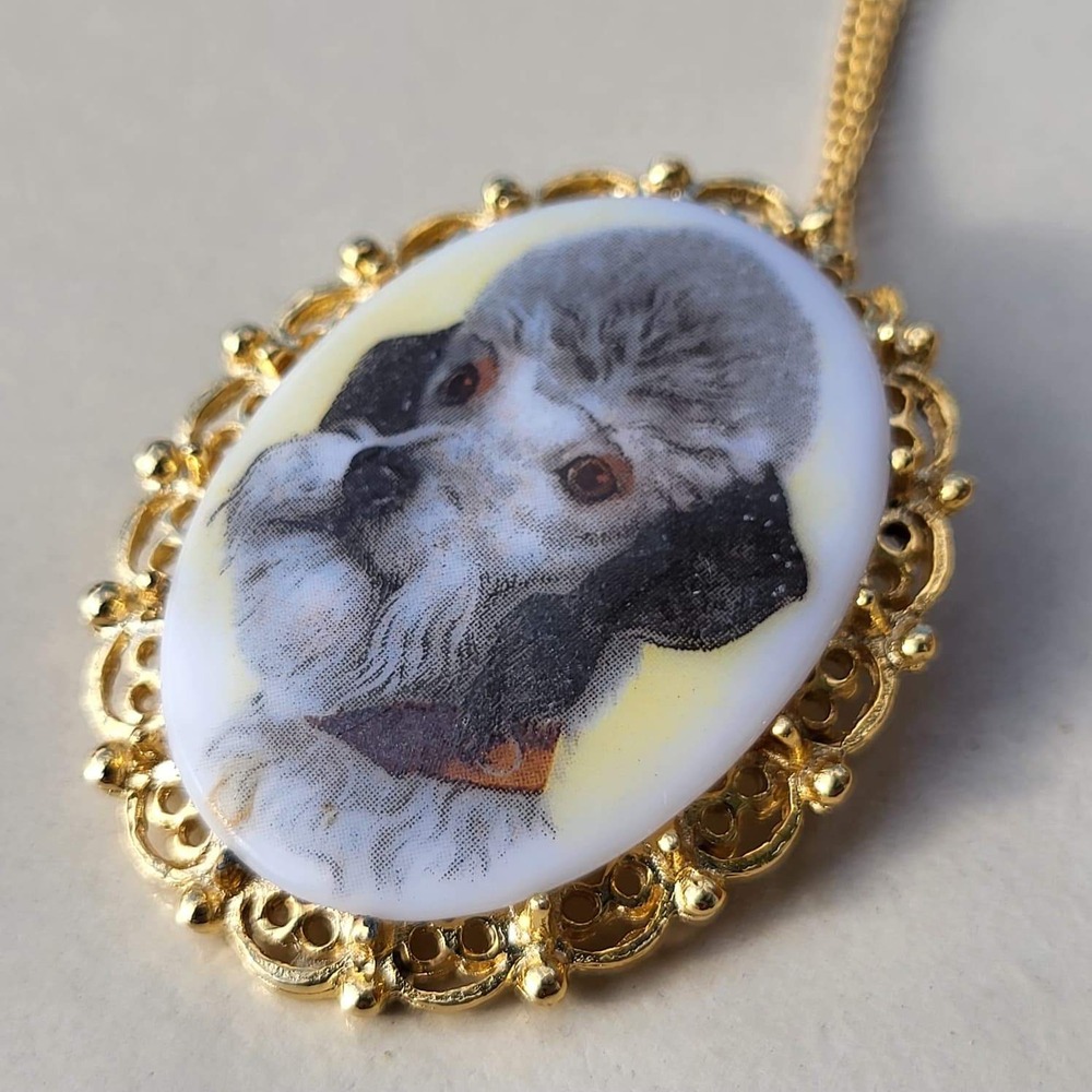 Vintage Gold Tone Resin Poodle Portrait Brooch Pendant Necklace Gray White - Picture 8 of 10